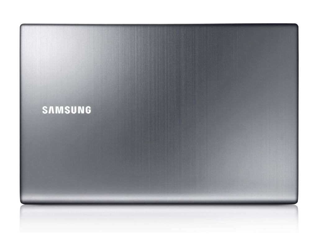 Samsung Series 7 NP700Z7C S01US 3